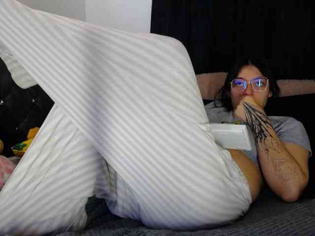 Lesliee22 webcam