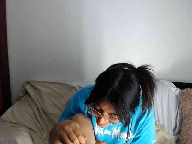 Lesliee22 webcam
