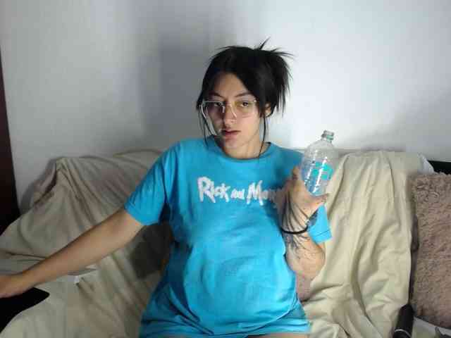 Lesliee22 webcam