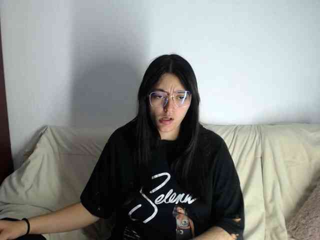 Lesliee22 webcam