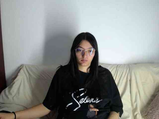 Lesliee22 webcam