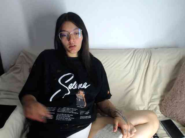 Lesliee22 webcam