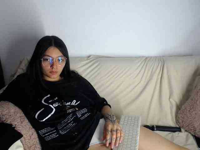 Lesliee22 webcam