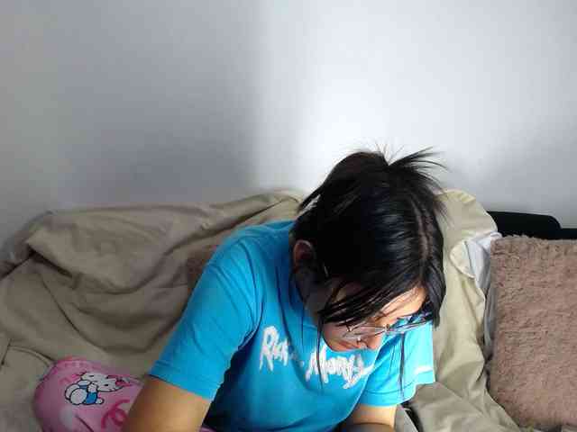 Lesliee22 webcam