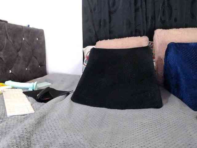 Lesliee22 webcam