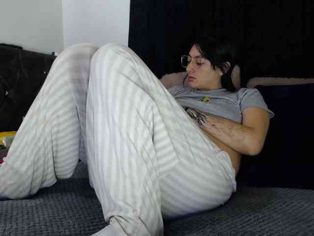 Lesliee22 webcam