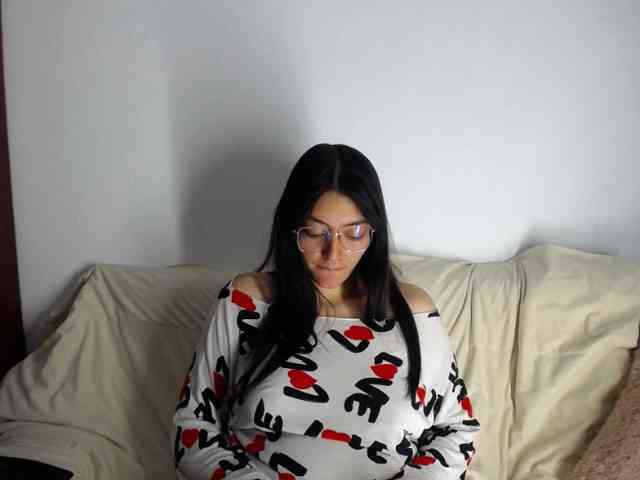 Lesliee22 webcam