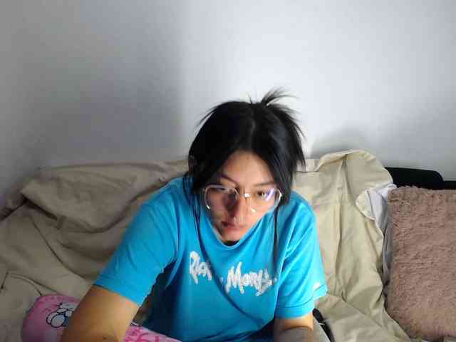 Lesliee22 webcam