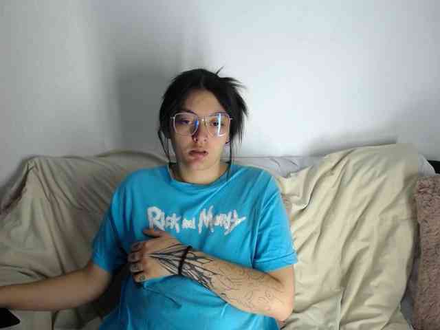 Lesliee22 webcam