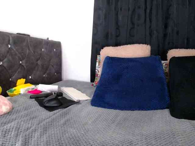 Lesliee22 webcam