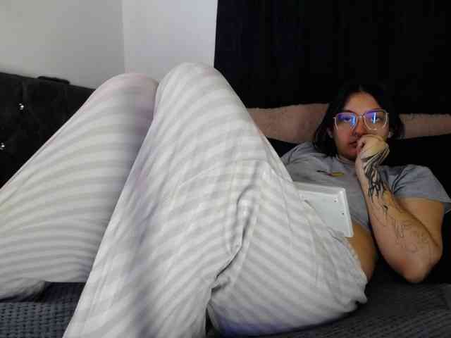 Lesliee22 webcam