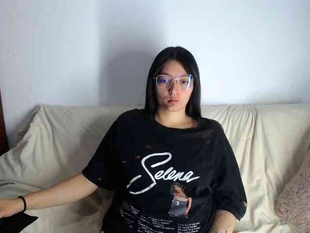 Lesliee22 webcam