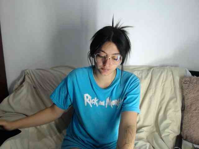 Lesliee22 webcam