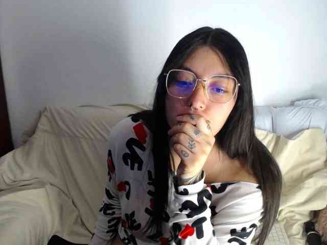 Lesliee22 webcam