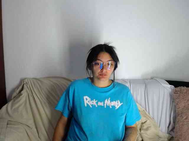 Lesliee22 webcam