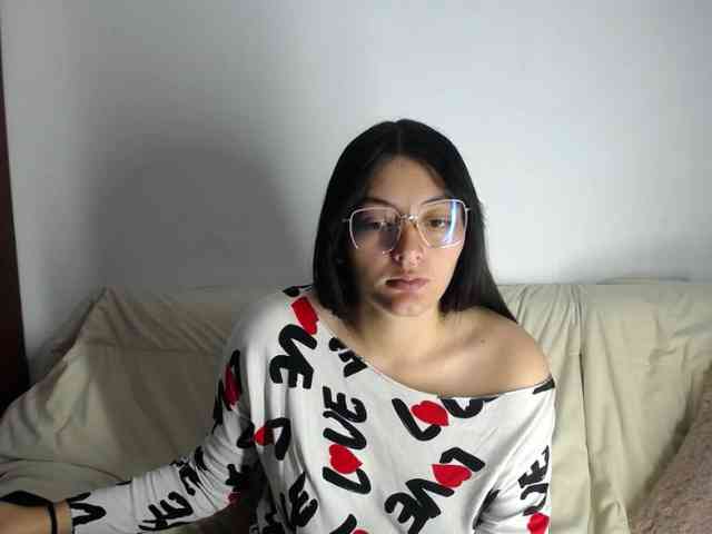 Lesliee22 webcam