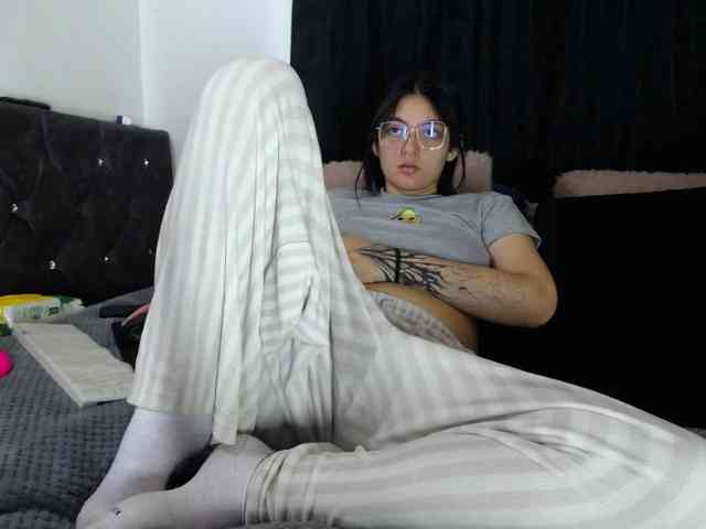 Lesliee22 webcam