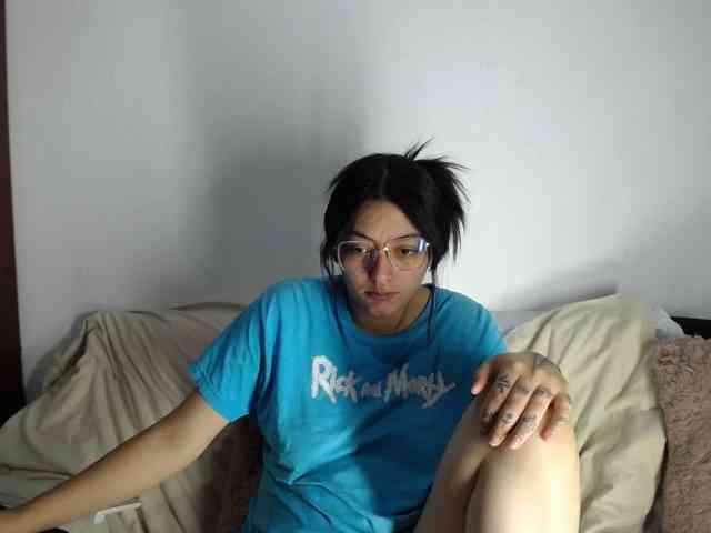 Lesliee22 webcam