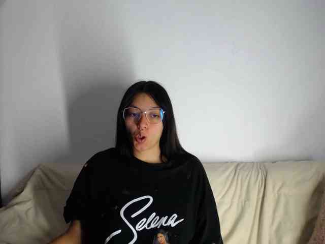 Lesliee22 webcam