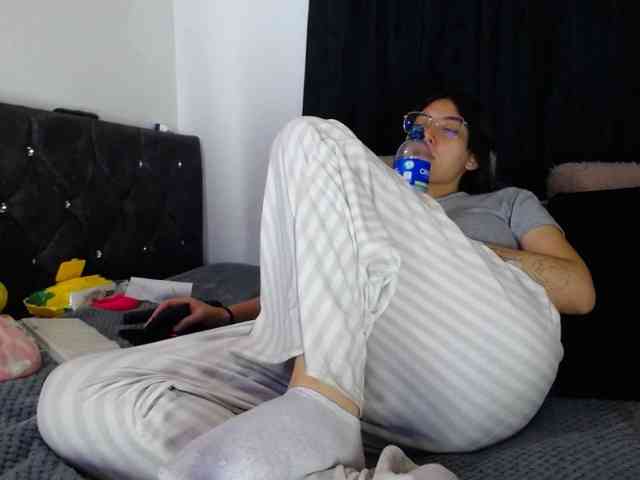 Lesliee22 webcam