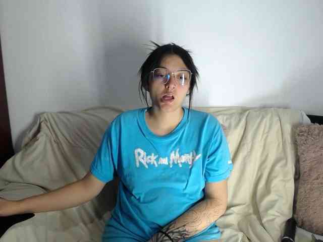 Lesliee22 webcam