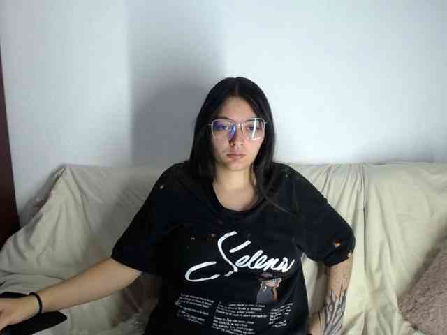Lesliee22 webcam