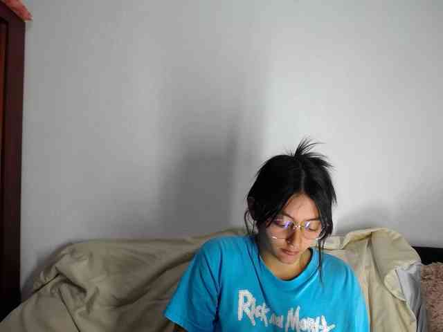Lesliee22 webcam