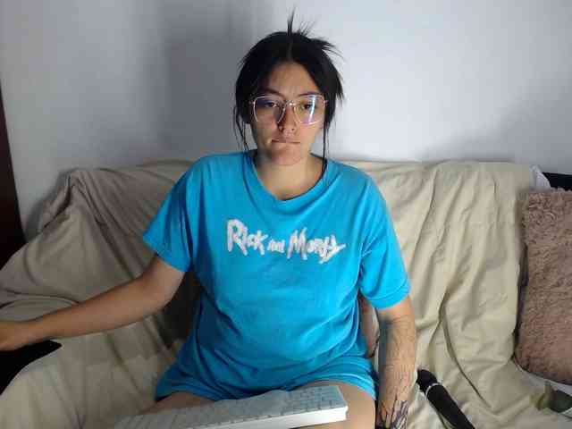 Lesliee22 webcam