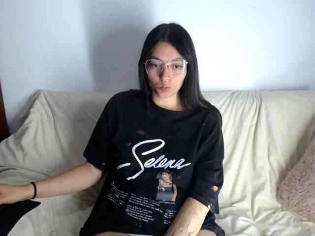 Lesliee22 webcam