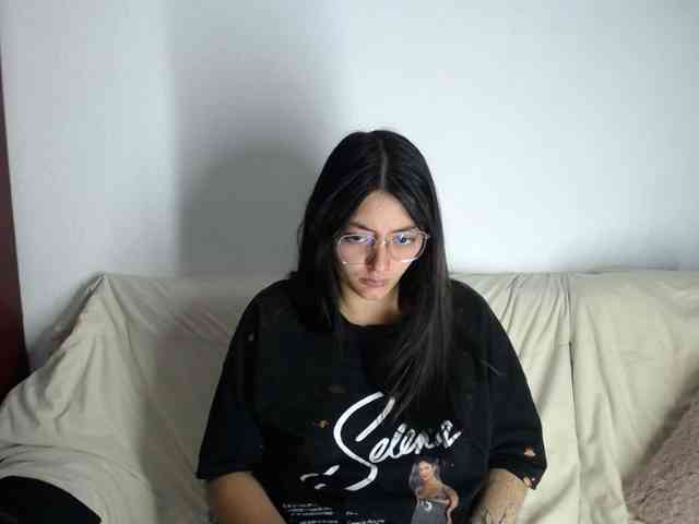 Lesliee22 webcam