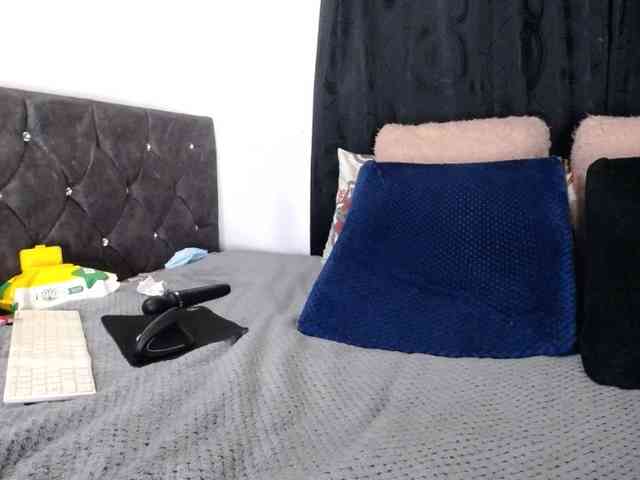 Lesliee22 webcam