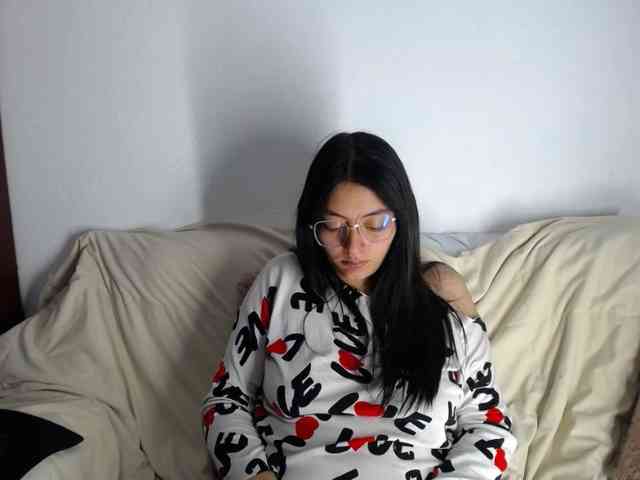Lesliee22 webcam