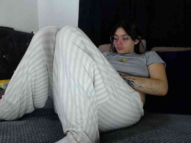 Lesliee22 webcam