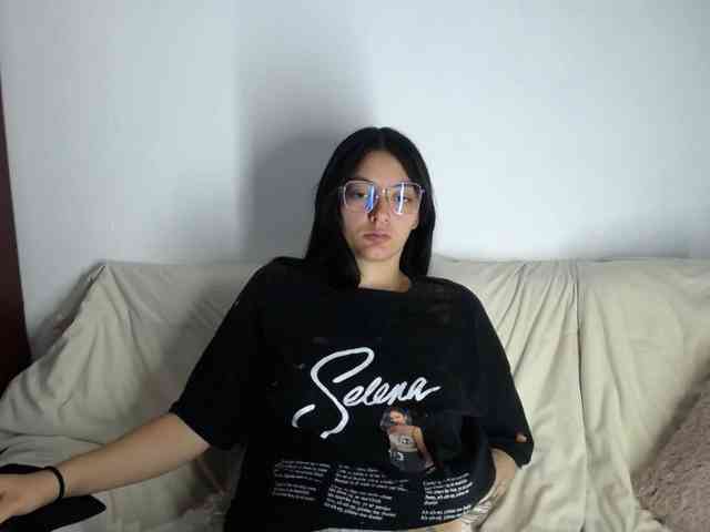 Lesliee22 webcam