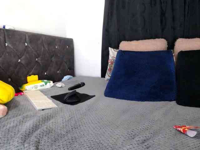 Lesliee22 webcam