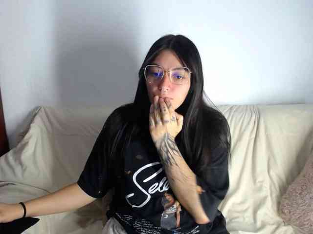 Lesliee22 webcam