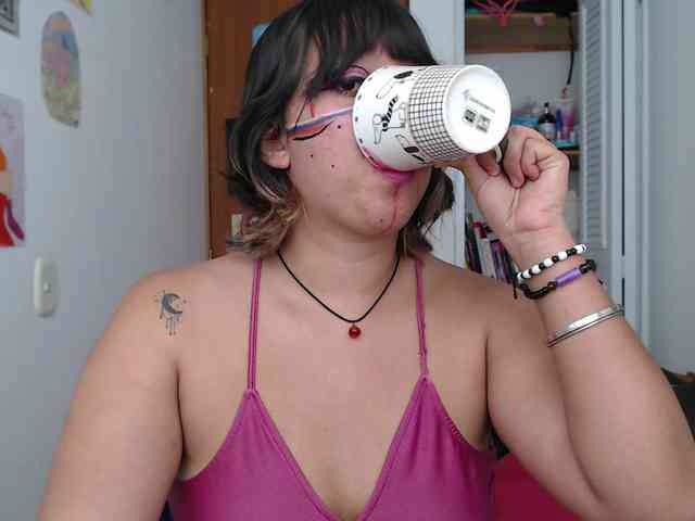 NanaBela webcam