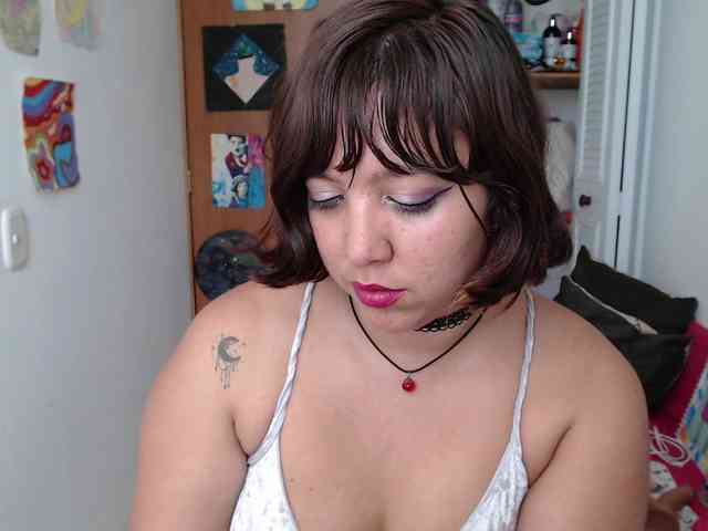 NanaBela webcam