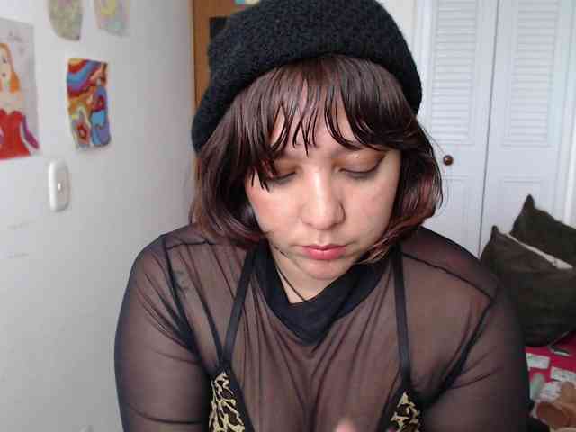NanaBela webcam