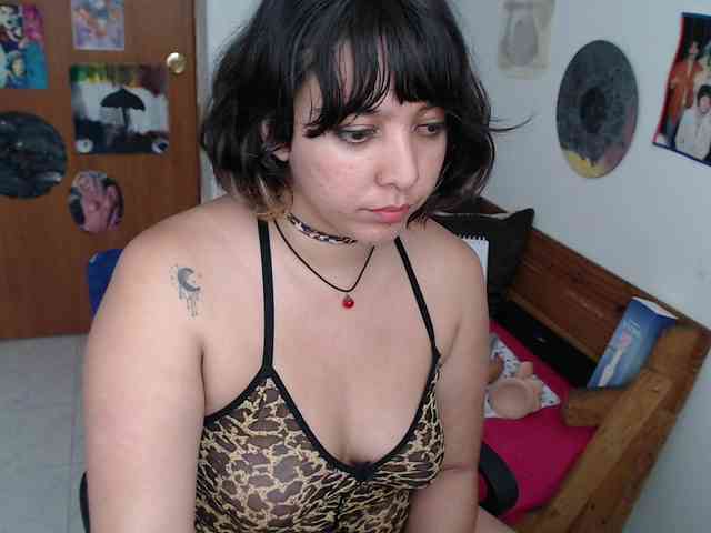 NanaBela webcam