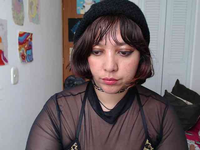 NanaBela webcam