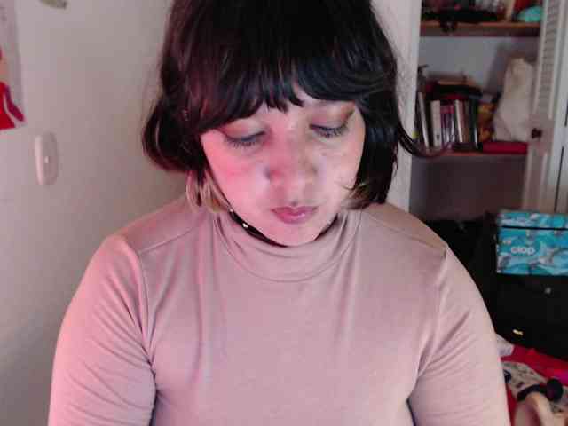 NanaBela webcam