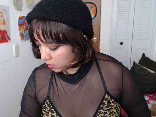 NanaBela webcam
