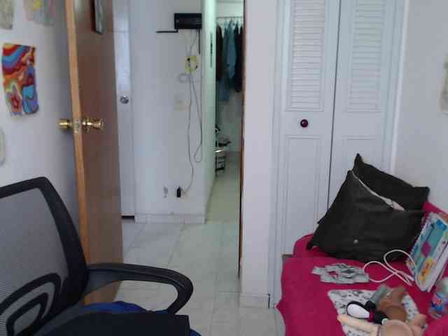 NanaBela webcam