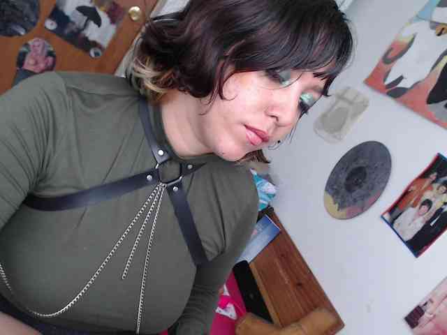 NanaBela webcam