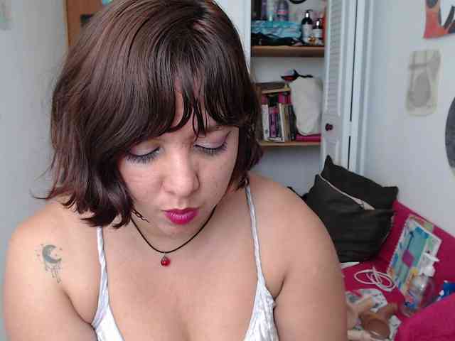 NanaBela webcam