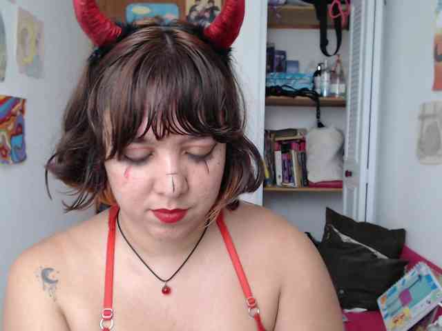 NanaBela webcam