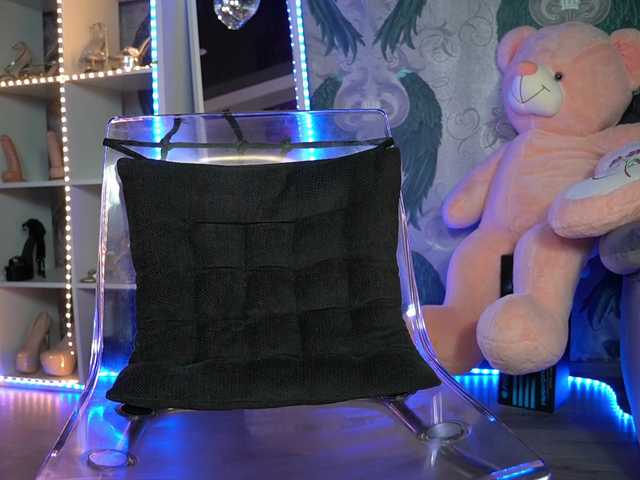 anneswhite's BongaCams show and profile