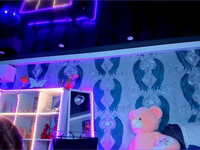 anneswhite's BongaCams show and profile