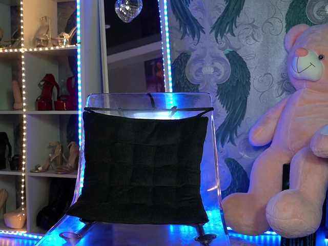 anneswhite's BongaCams show and profile